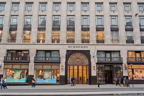 burberry hq am piccadilly circus|57th Street Store .